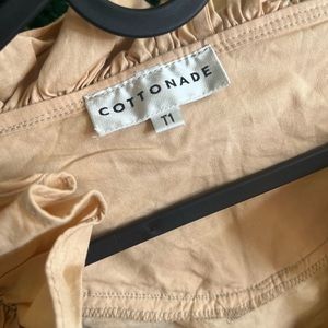 Zipper in the front.